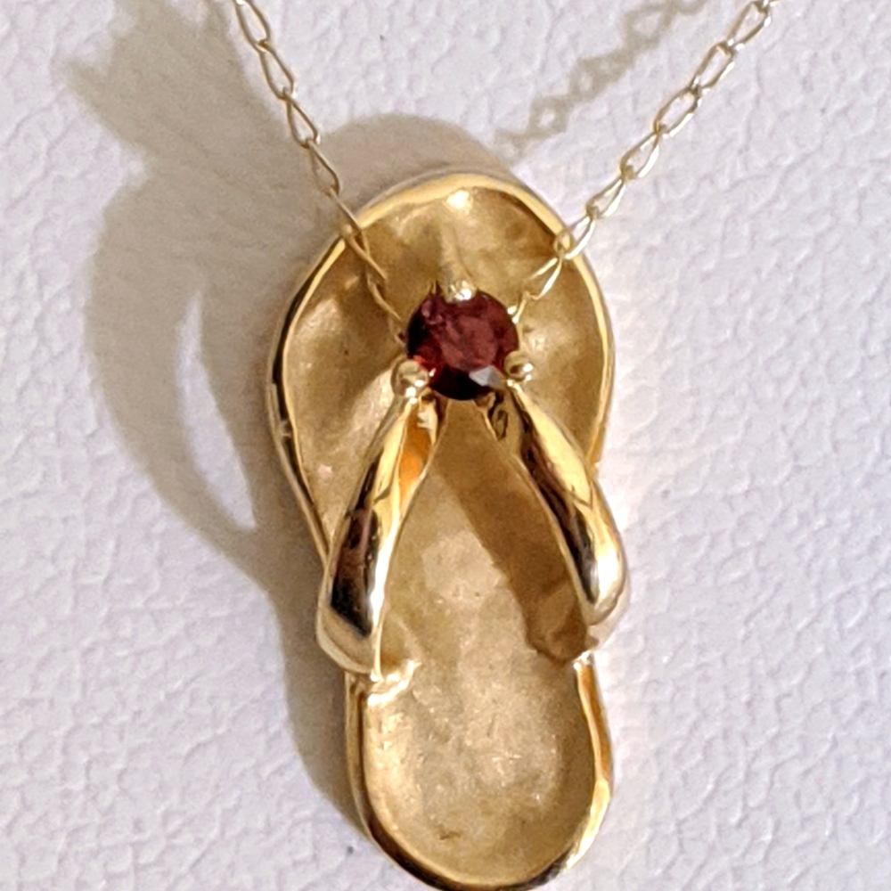Na Hoku Hawaiian Slippers Necklace